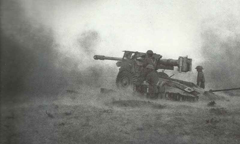 Britisches Panzerabwehrgeschütz im Gefecht