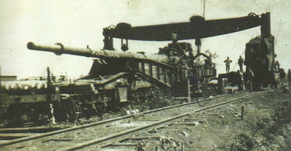Paris-Kanone auf ihrer Eisenbahn-Lafette