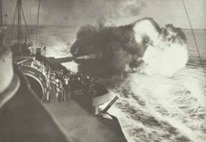 HMS Warspite' bombardiert Catania