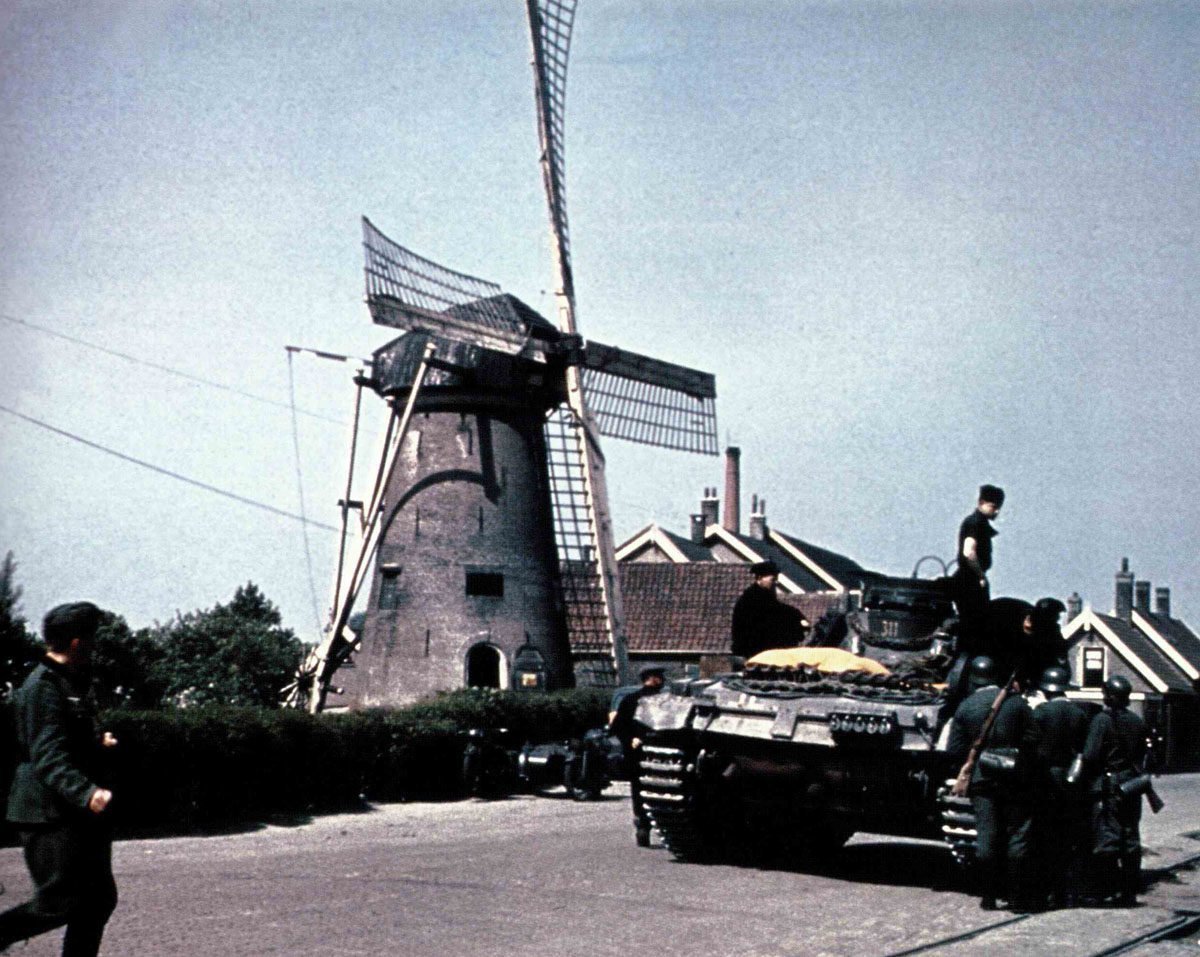 Deutscher Panzer in Rijsoord in Holland