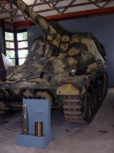 Hummel im Panzermuseum Munster