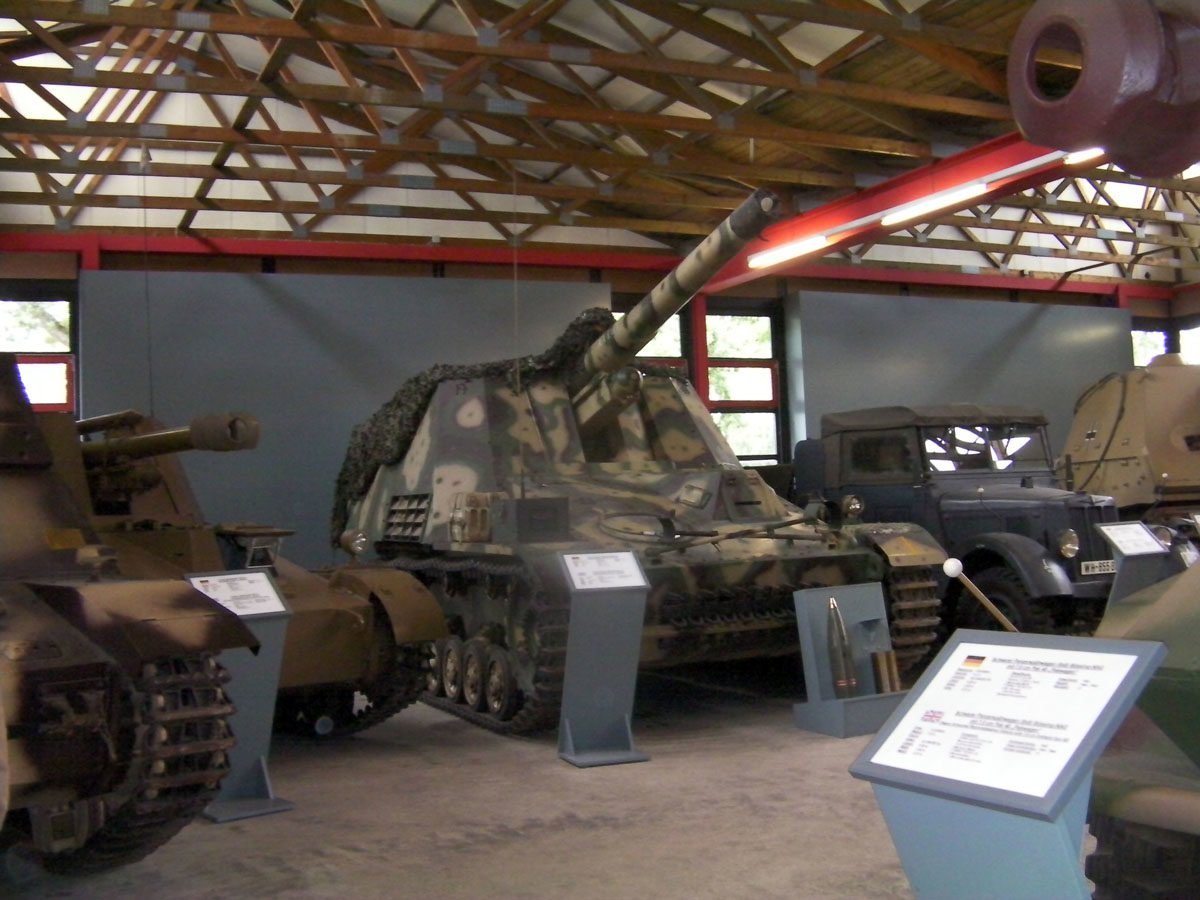 Hummel Panzermuseum Munster