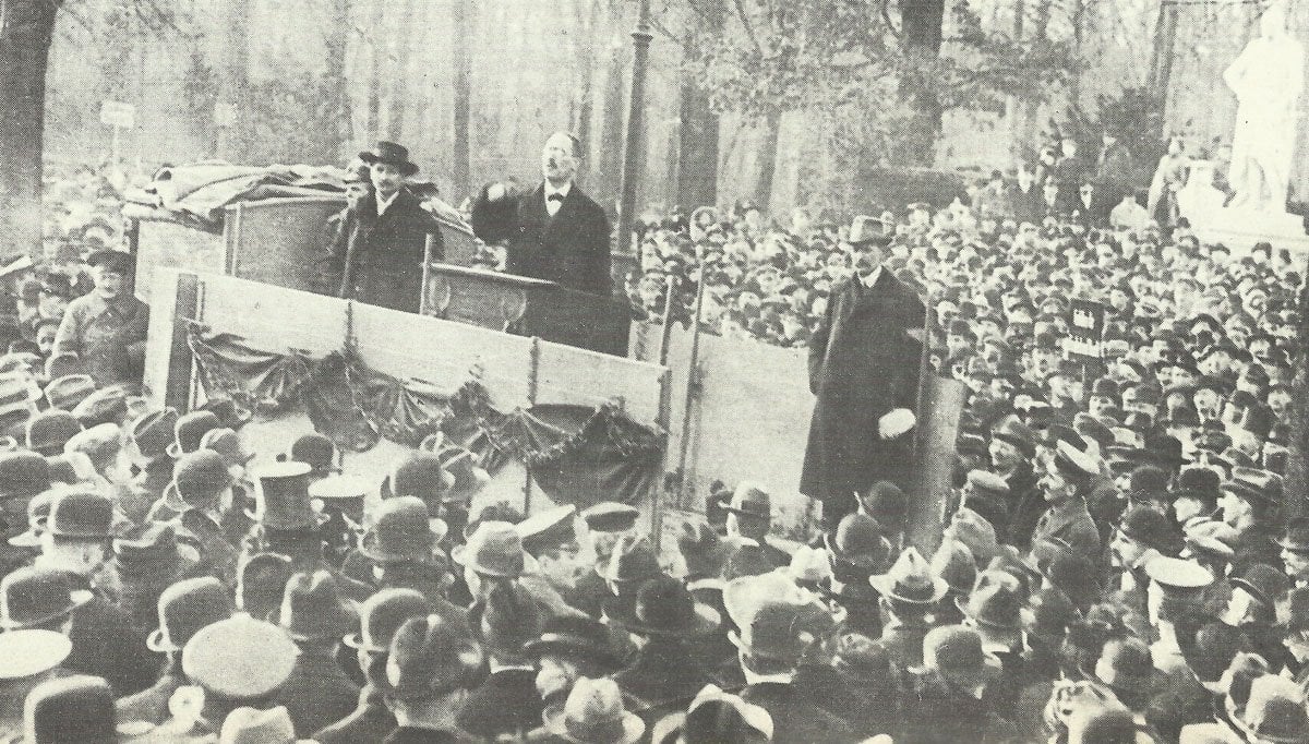Karl Liebknecht spricht am 5. Januar 1919 zu den Massen