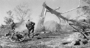 Angriff russischer Infanterie auf ein Dorf.