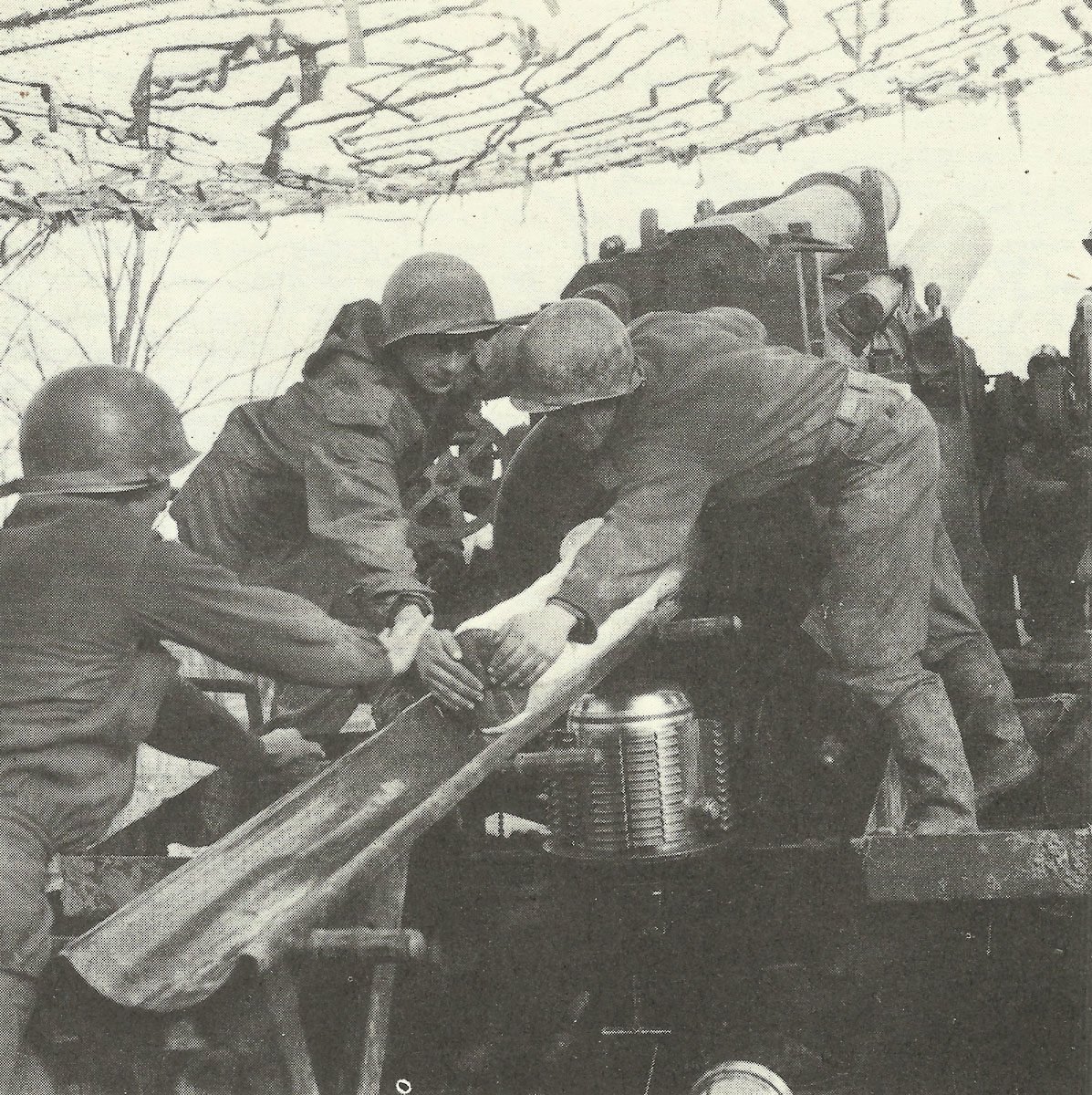 US Army Nordwest-Europa 11 US-Artillerie beschiesst 1945 deutsche Stellungen