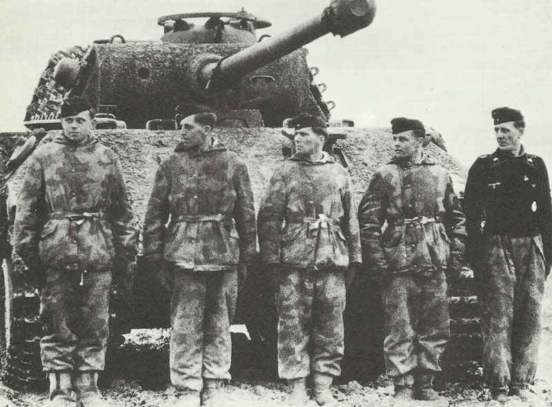 Mannschaft eines PzKpfw V Panther an der Ostfront