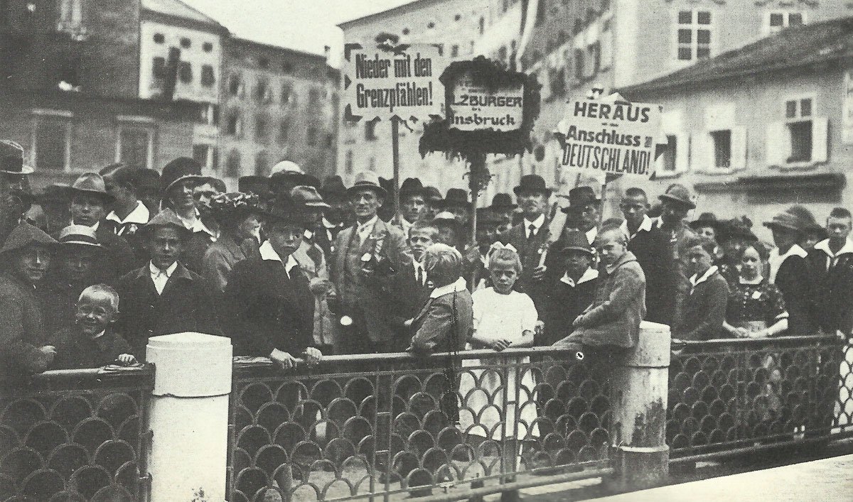 Österreicher fordern den Anschluss an Deutschland