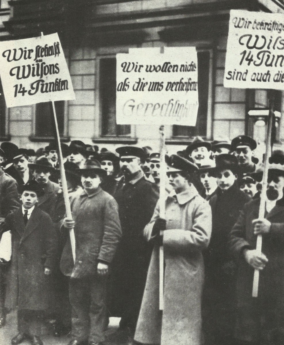 Deutsche Demo gegen Versailles