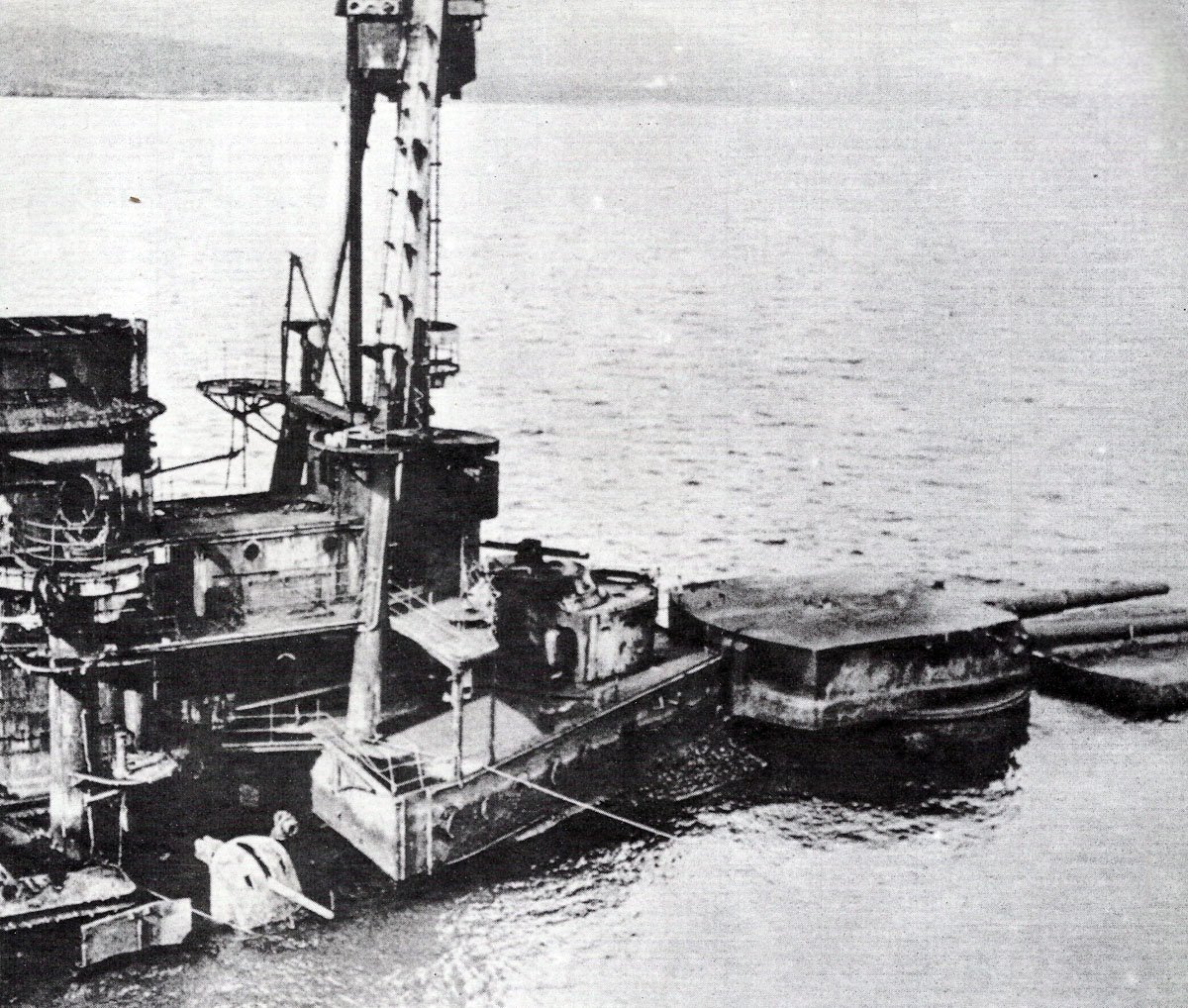 selbst versenktes Kriegsschiff in Scapa Flow