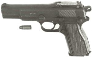 Browning 9mm HP mit Schiebevisier und Patrone.