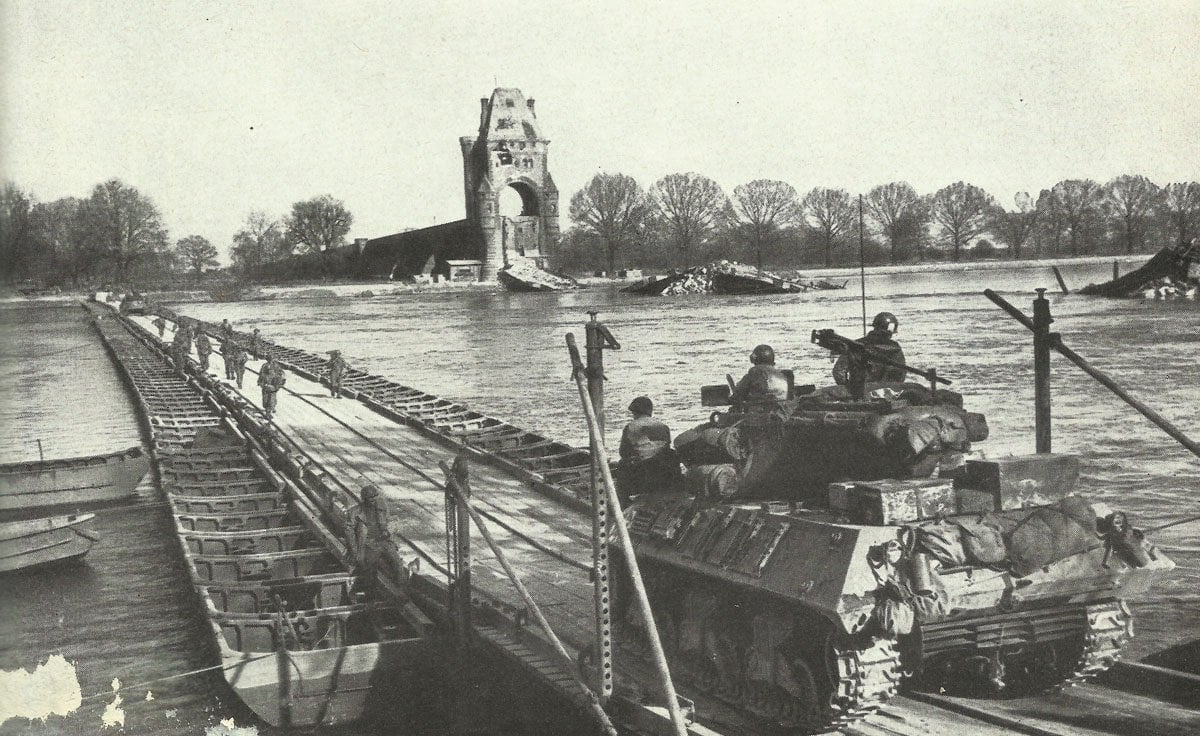 US Truppen überqueren Rhein bei Worms