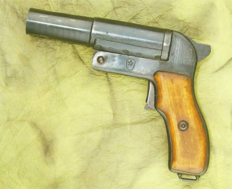 Kampfpistole 13 Leuchtpistole Modell 1944