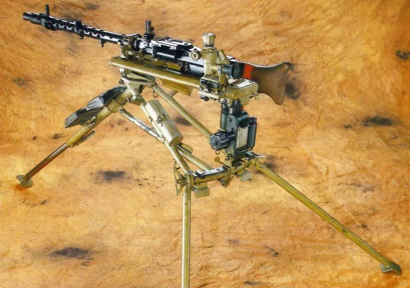 Maschinengewehr MG 34 7 MG 34 mit Dreibein