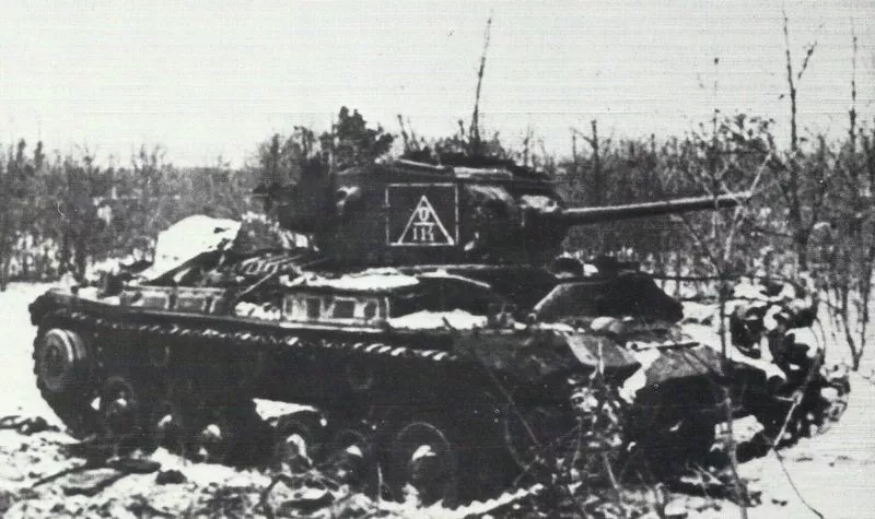 Lend-Lease-Panzer und Flugzeuge 6 Valentine-Panzer der Roten Armee