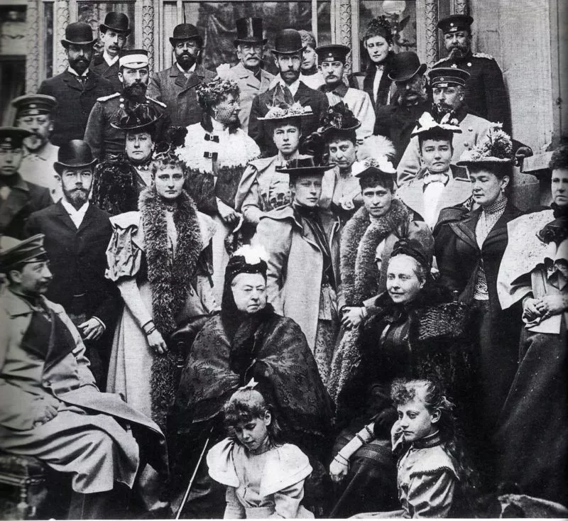 Erster Weltkrieg 67 'Familientreffen' bei einer Hochzeit in Coburg 1894
