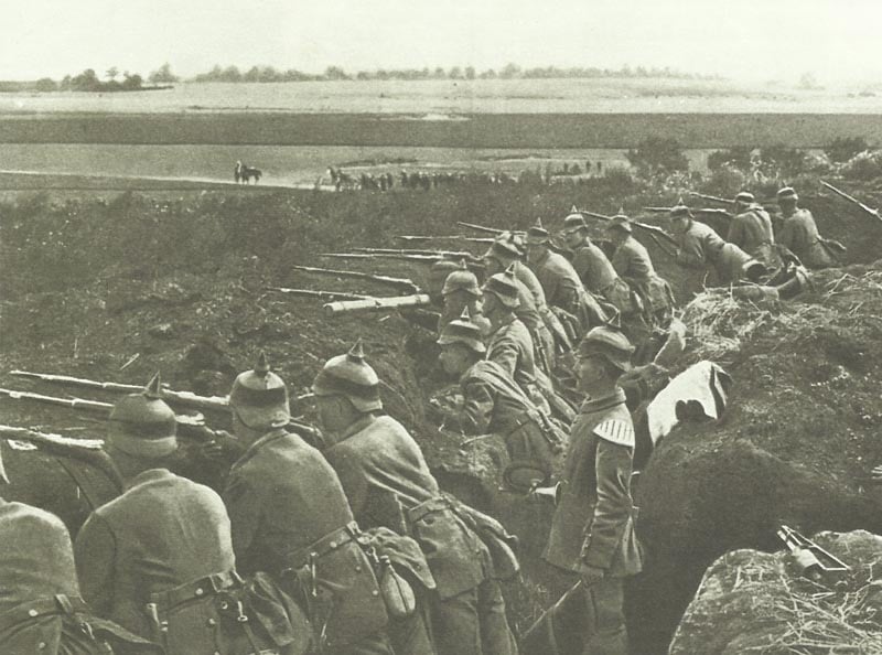 Deutsche Truppen bei einem Manöver