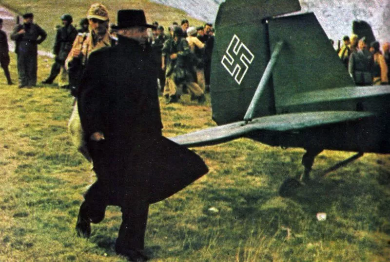 Italienische Streitkräfte nach September 1943 6 Mussolini Evakuierung vom Gran Sasso