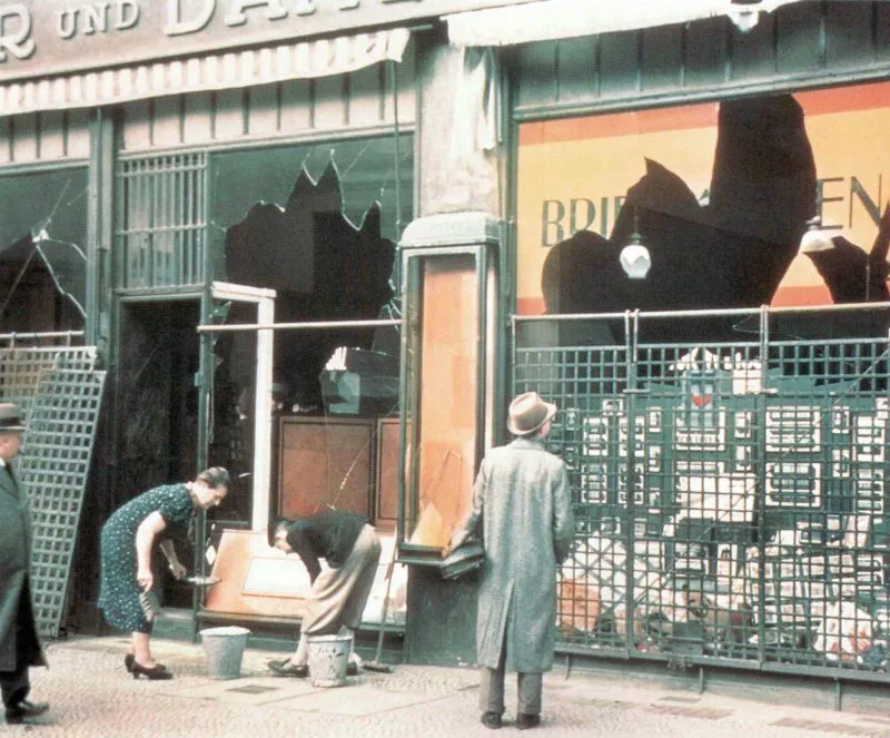 01-Vorkriegsdeutschland 19 Aufräumarbeiten Reichs-Kristallnacht