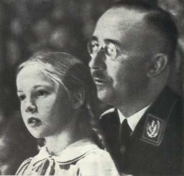 Heinrich Himmler mit seiner Tochter