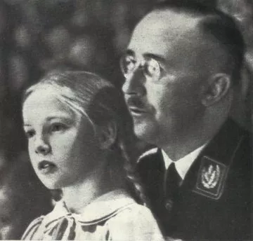 Holocaust 14 Heinrich Himmler mit seiner Tochter