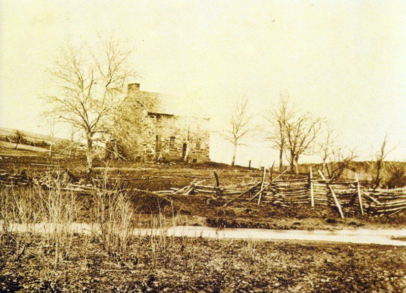  Steingebäude der Familie Mathew auf dem gleichnamigen Hügel 