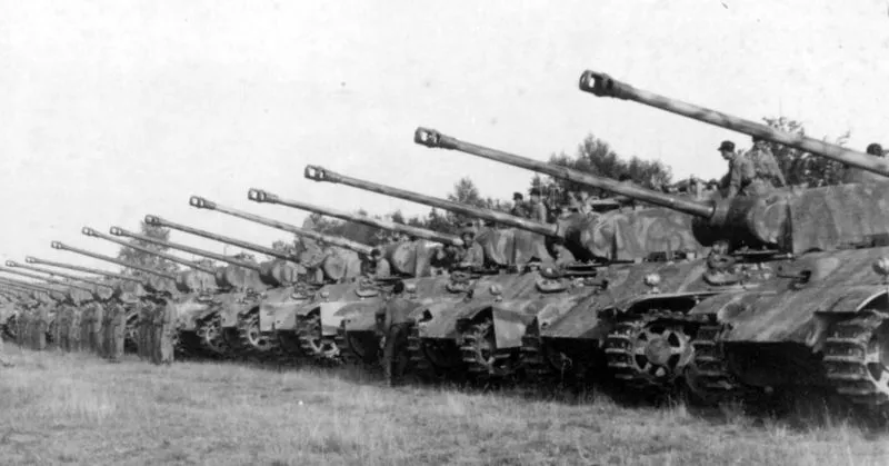 116. Panzer-Division 'Windhunde' 5 Panther-Panzer der 116. Panzer-Division