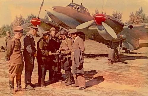 Pe-2 31 Pe-2 Bomber