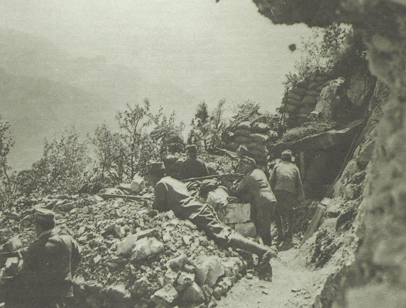 Gräben hoch über dem Isonzo