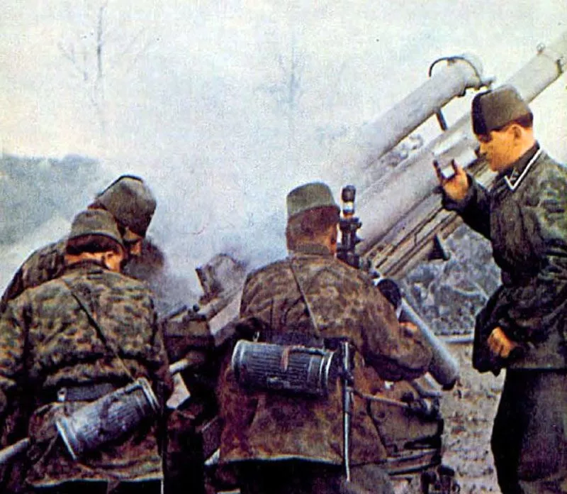 Waffen-SS-Divisionen 13-19 31 Artilleristen der 13. Waffen-SS-Gebirgs-Division 'Handschar'