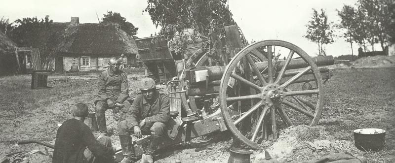 deutsches 77-mm-Feldgeschütz Ostfront 1916