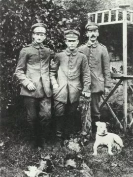 Wer war Hitler ? 6 Gefreiter Adolf Hitler