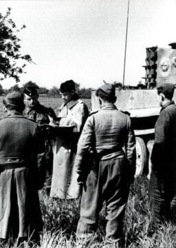 Einsatzbesprechung 101. schweren SS-Panzerabteilung