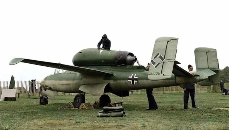 He 162 Volksjäger 17 He 162 Volksjäger