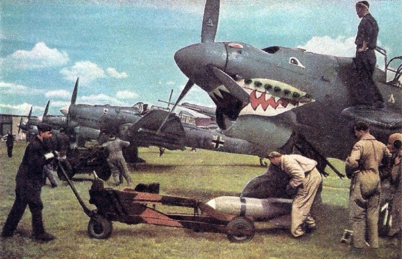 Vorbereitung von Ju 87 Sturzkampfbombern für den Einsatz