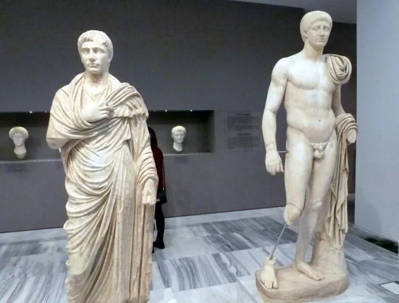 Römische Grenzbefestigungen 5 Römische Statuen