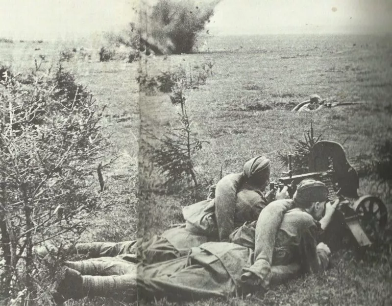 Ostfront von Kursk bis Kiew 12 Sowjetische Infanterie im Gefecht