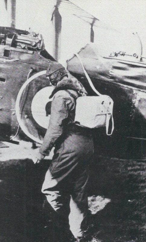 Kriegsexperimente mit einem Fallschirmpaket
