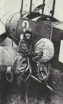 Geschichte des Fallschirms 5 Pilotin mit einem Fallschirm