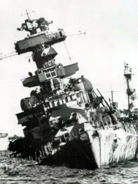 Schwerer Kreuzer Admiral Hipper 8 Admiral Hipper nach der Selbstversenkung