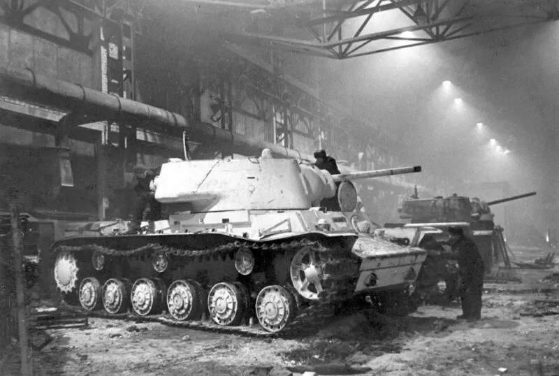Sowjetische Waffen- und Ausrüstungsverluste während des 2. Weltkriegs 14 KW-1 Wintertarnfarbe Fabrik