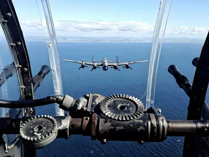 Avro Lancaster 8 Lancaster aus der Sicht des Heckschützen
