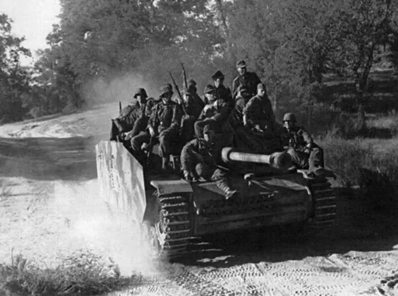 9. SS-Panzer-Division Hohenstaufen 31 StuG der Hohenstaufen-Division