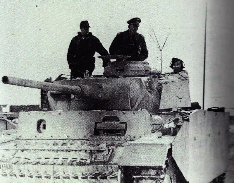 PzKpfw III Ausf. J2 - N 13 PzBefWg III Ausf. K zusätzlich gepanzert