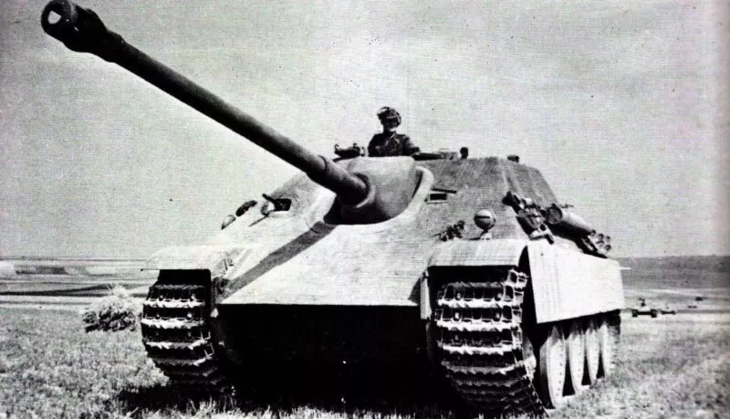 Jagdpanther 8 Jagdpanther aus der mittleren Serienproduktion