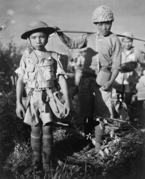 zehnjähriger chinesischer Kindersoldat