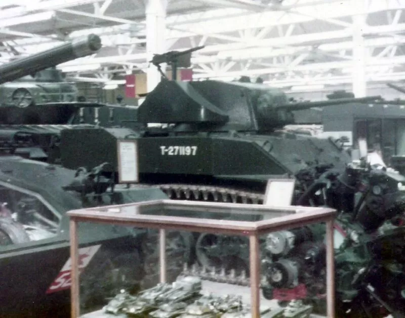 M3 Stuart 10 M5A1 Stuart