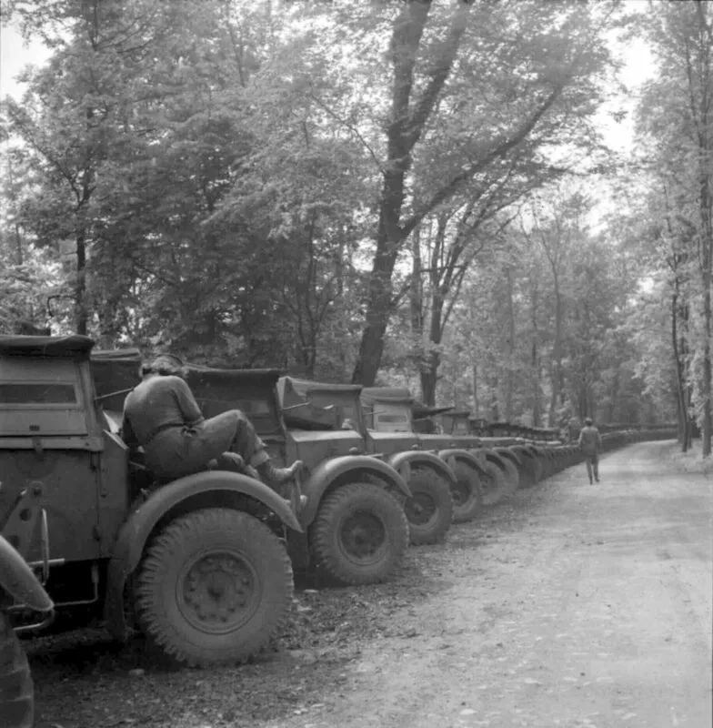 Unternehmen Overlord, die alliierte Invasion in der Normandie am D-Day 6 Überprüfung von Militärfahrzeugen