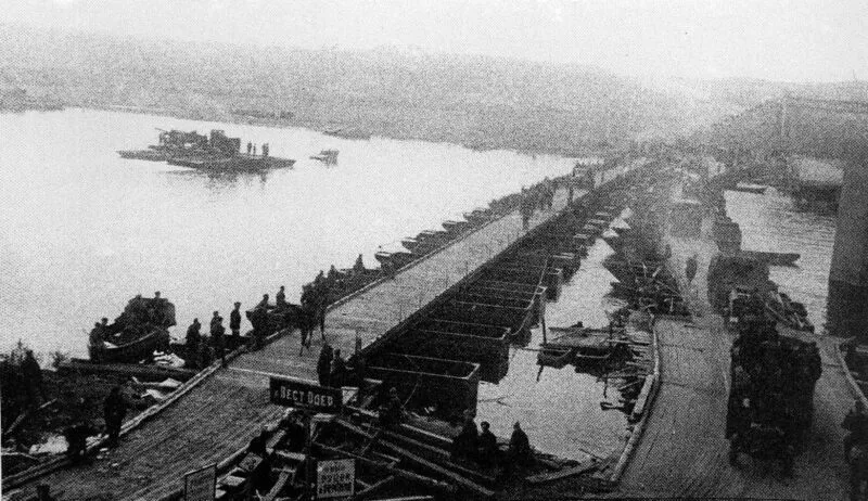 17-Schlacht an der Weichsel 1945 13 sowjet pontonbruecke oder