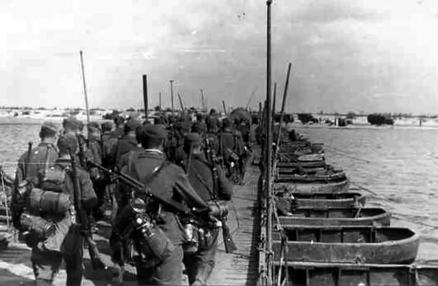 44. Reichs-Grenadier-Division Hoch- und Deutschmeister 6 hoch und deutschmeister pontonbruecke