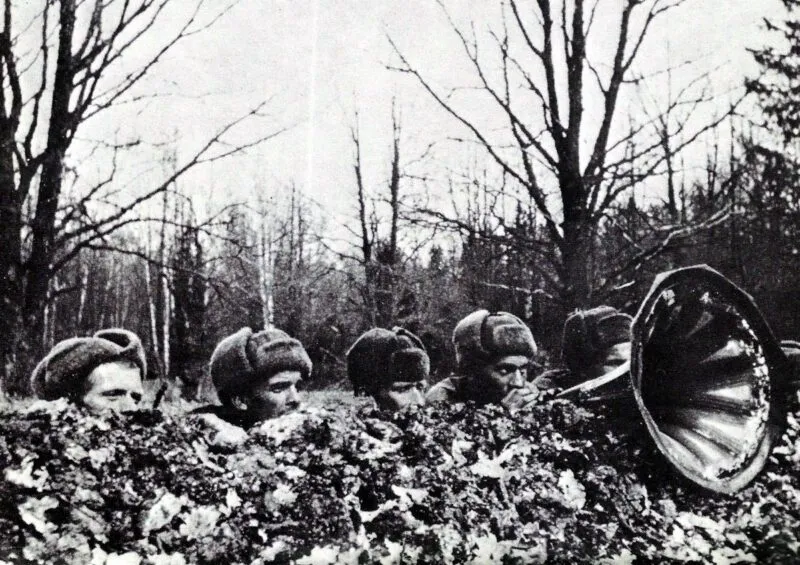 Sowjetische Kriegsgefangene 13 hiwis ueberlaufen